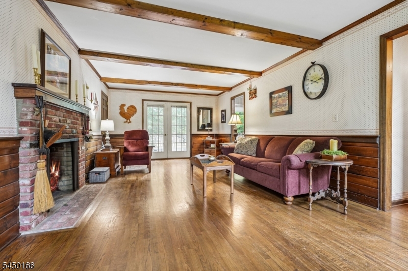 10 Sunnyfield Dr