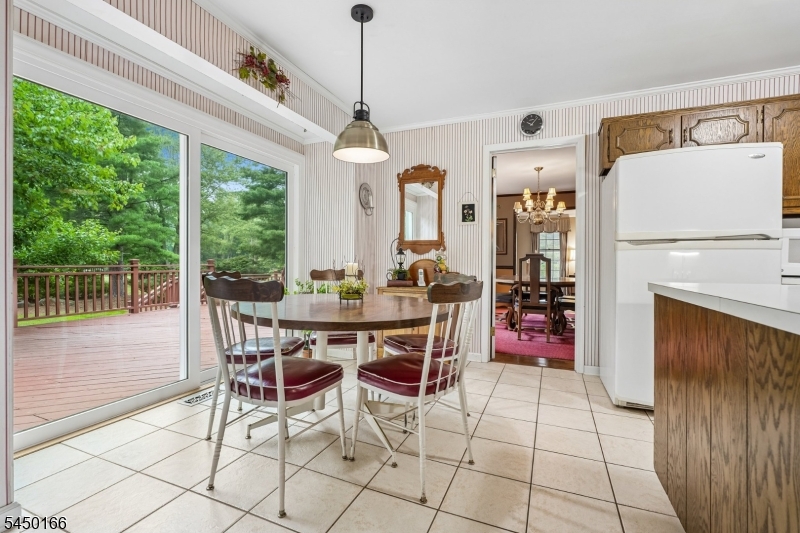 10 Sunnyfield Dr