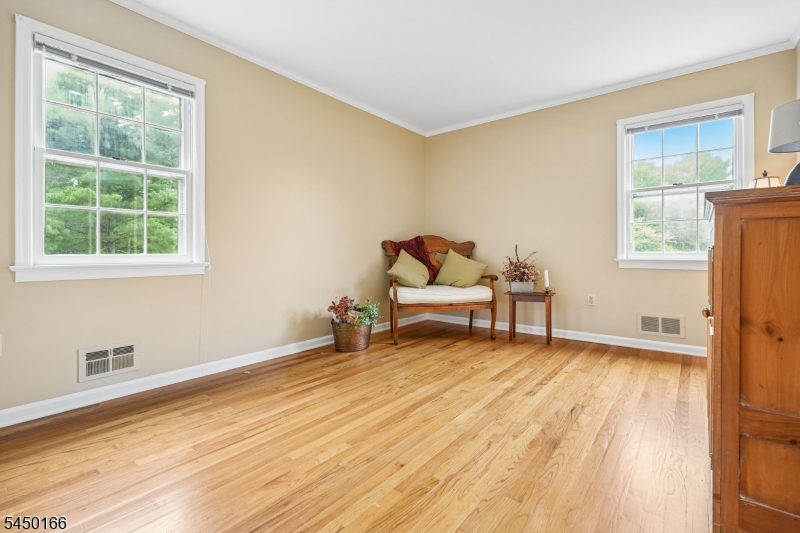 10 Sunnyfield Dr