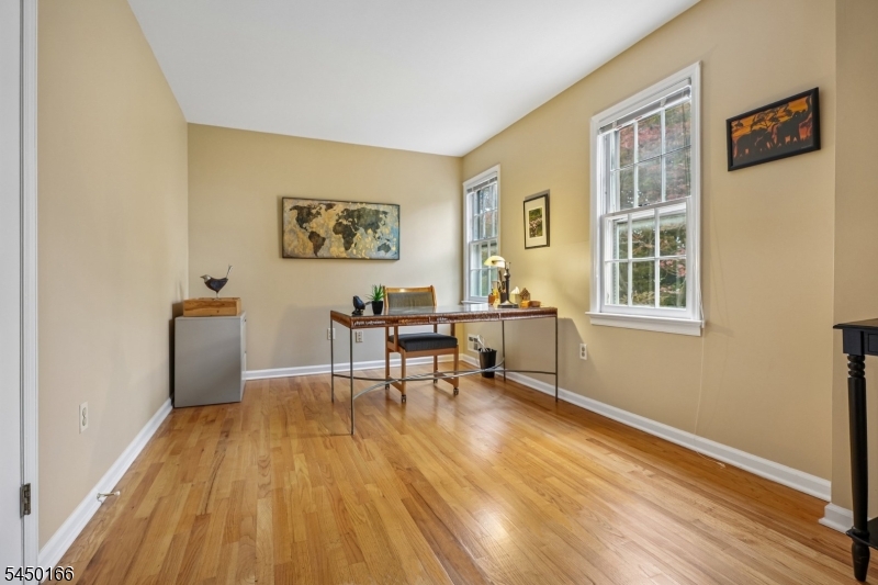 10 Sunnyfield Dr