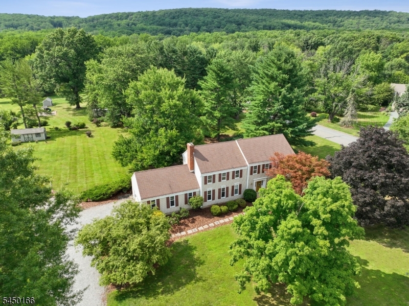 10 Sunnyfield Dr