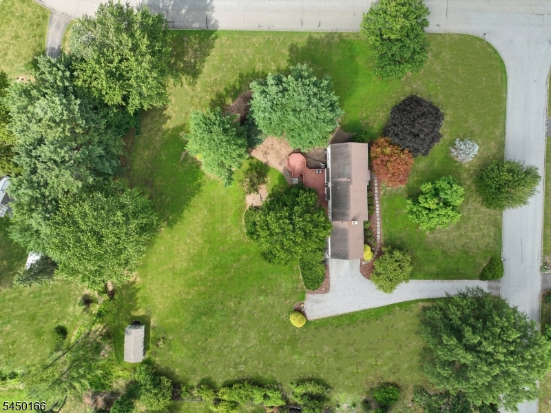 10 Sunnyfield Dr