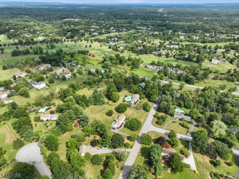 10 Sunnyfield Dr