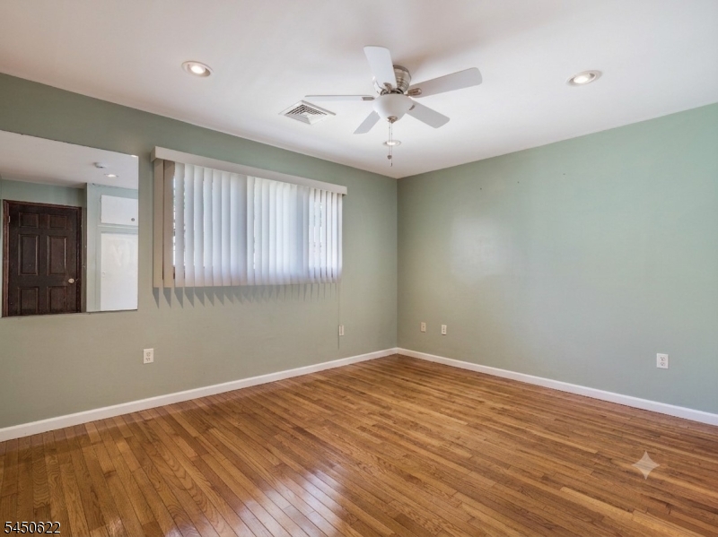 24 Winthrop Rd