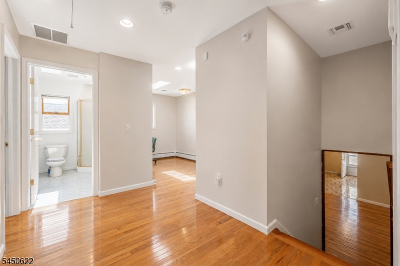 24 Winthrop Rd