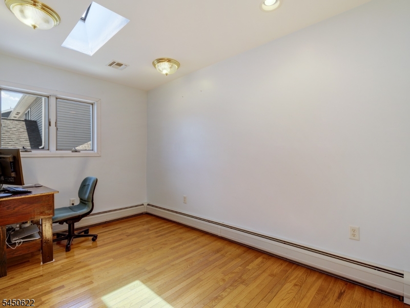 24 Winthrop Rd