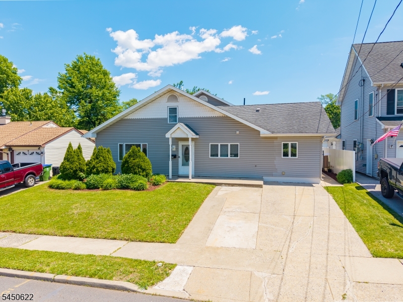 24 Winthrop Rd