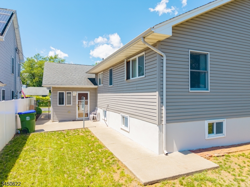 24 Winthrop Rd