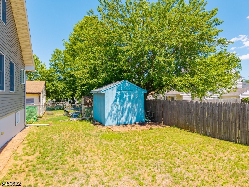 24 Winthrop Rd