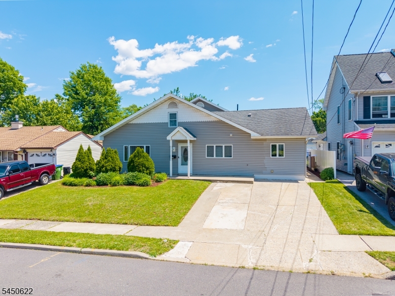 24 Winthrop Rd
