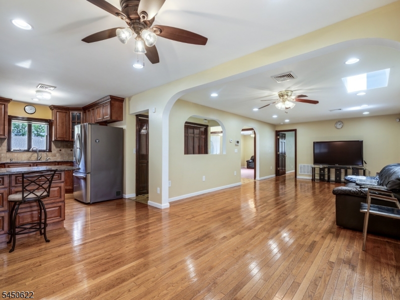 24 Winthrop Rd