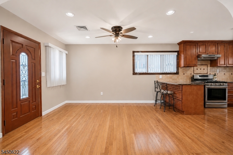 24 Winthrop Rd