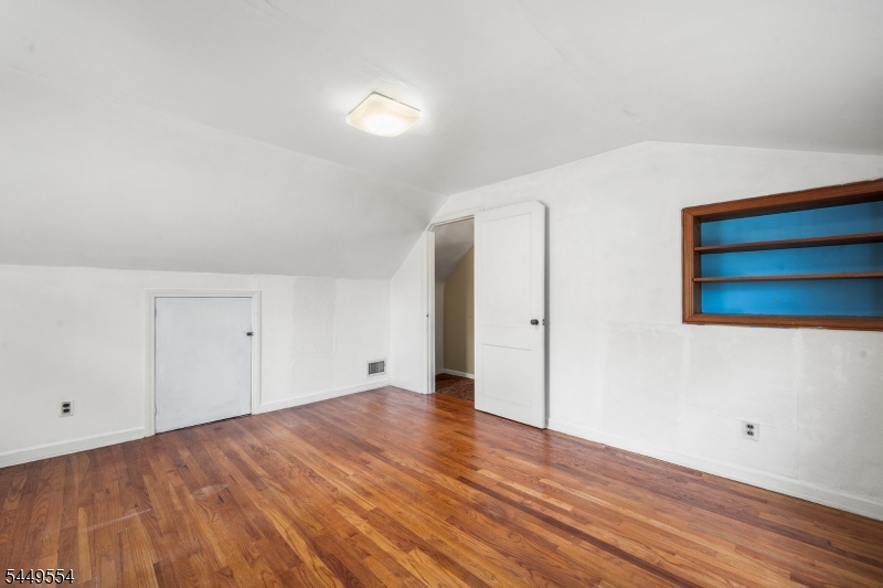 10 Greenwich St