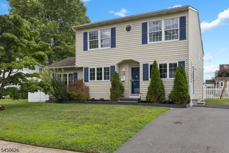 93 Elton Ave
