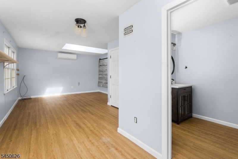 93 Elton Ave
