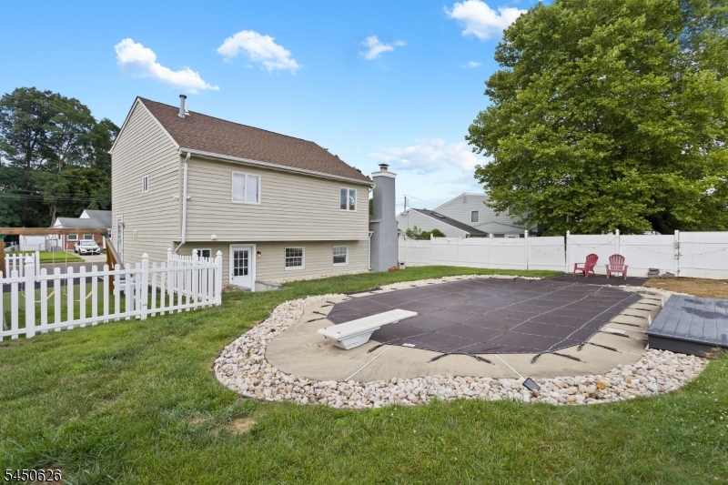 93 Elton Ave