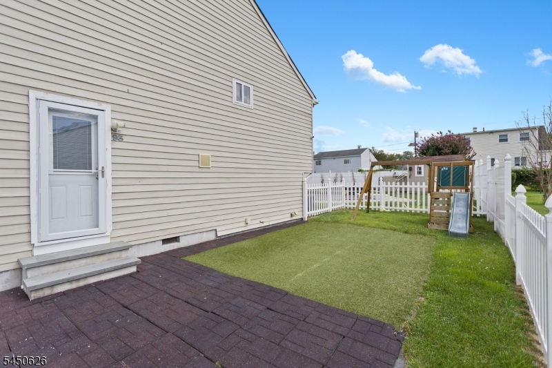 93 Elton Ave