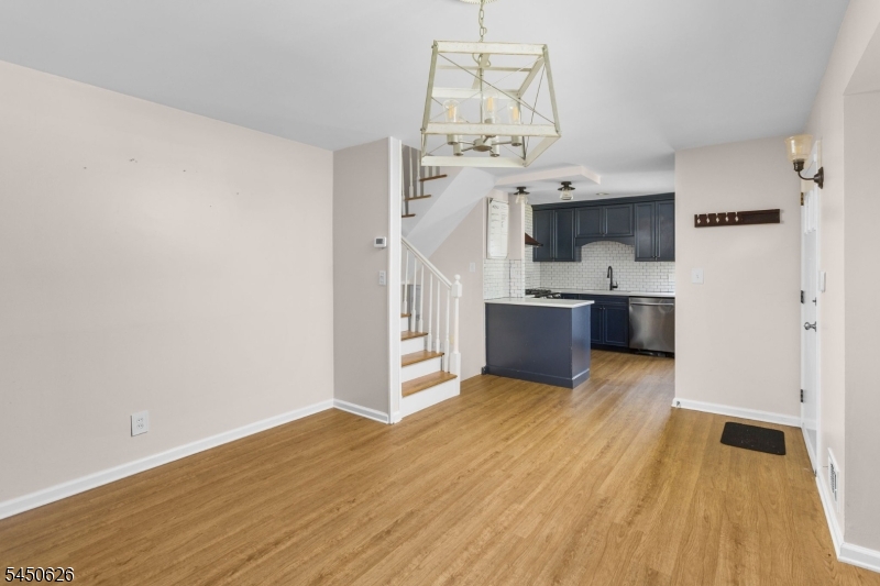 93 Elton Ave