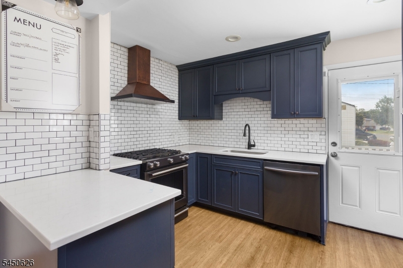 93 Elton Ave
