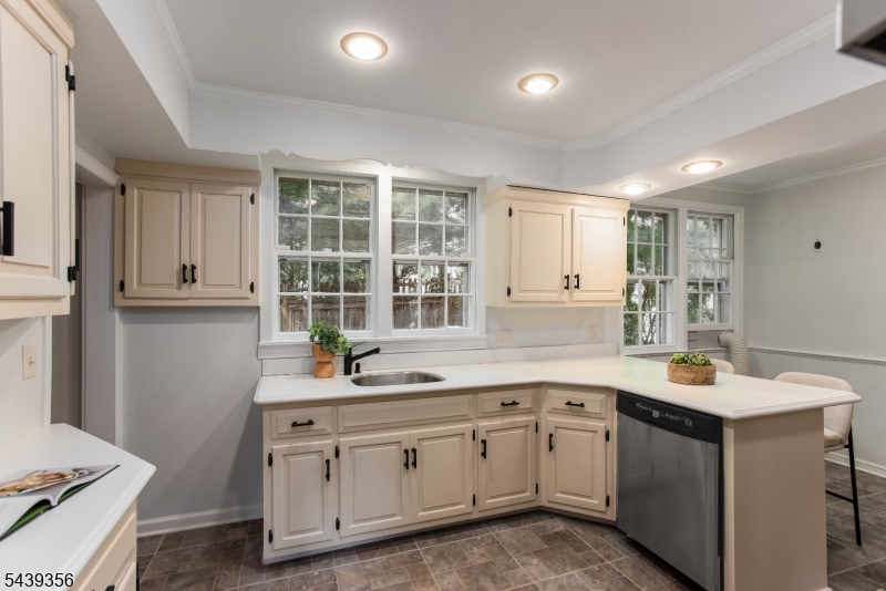 12 Marquette Rd