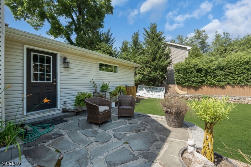 4 Davenport Rd