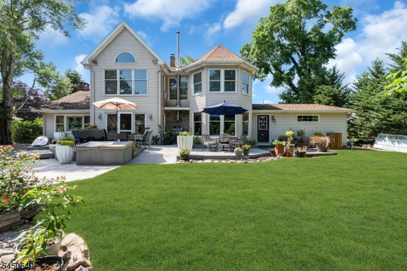 4 Davenport Rd