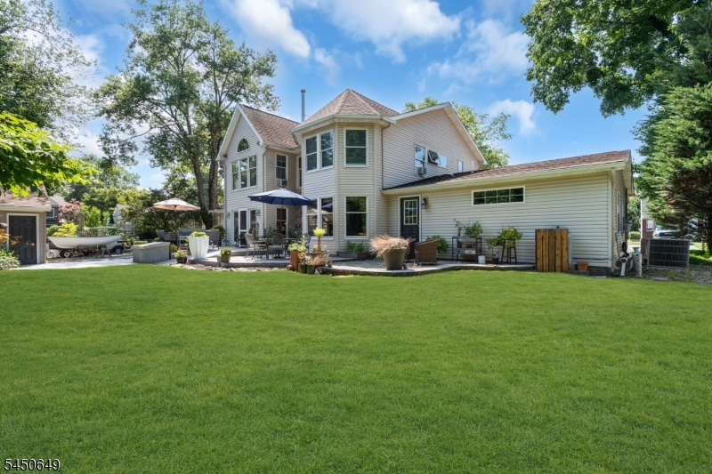 4 Davenport Rd