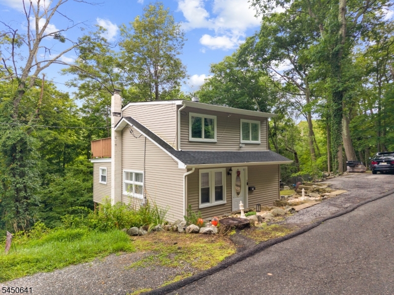 6 Hoover Rd