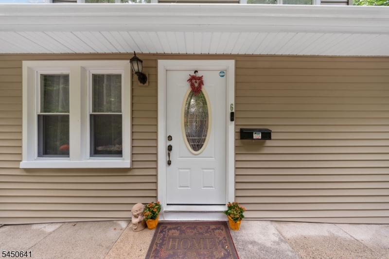 6 Hoover Rd