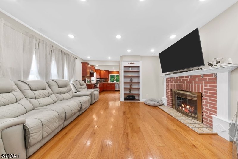 6 Hoover Rd