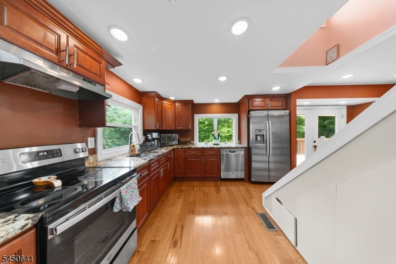 6 Hoover Rd