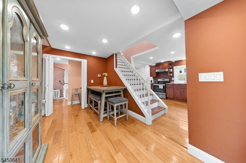 6 Hoover Rd