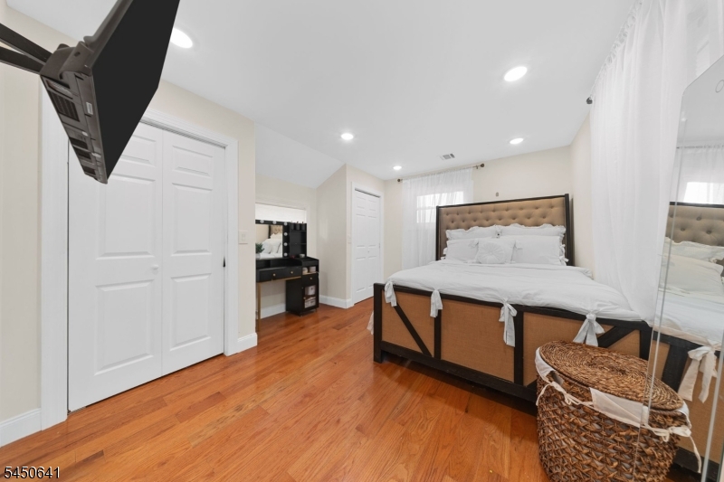 6 Hoover Rd