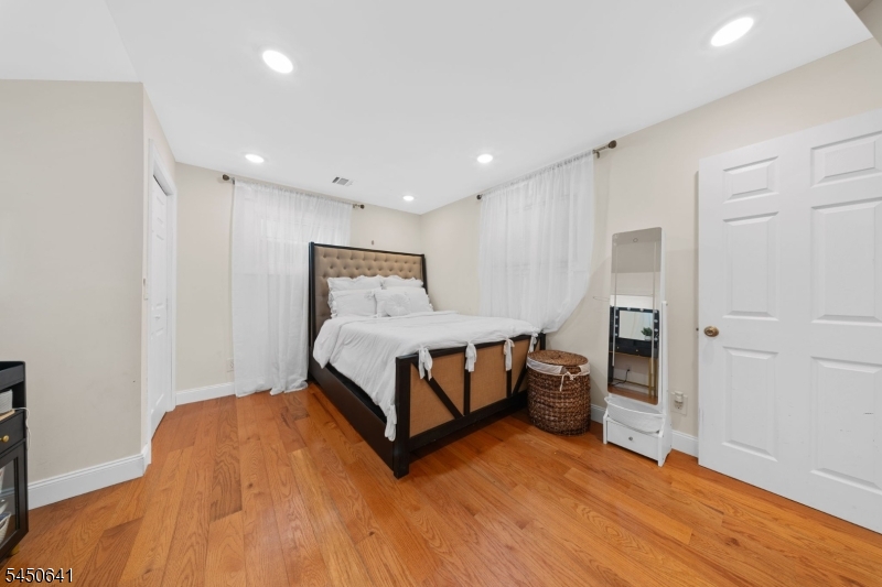 6 Hoover Rd