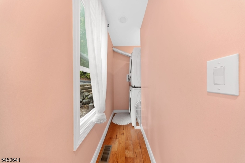 6 Hoover Rd