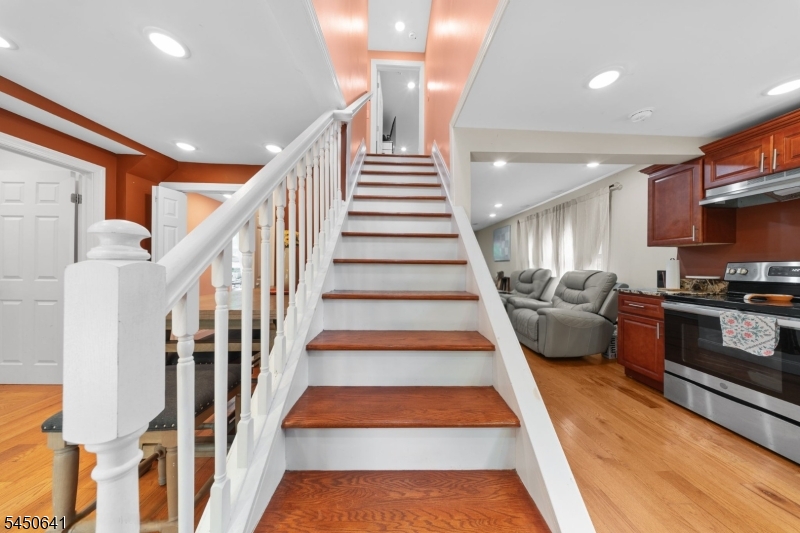 6 Hoover Rd
