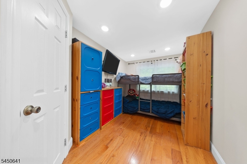 6 Hoover Rd