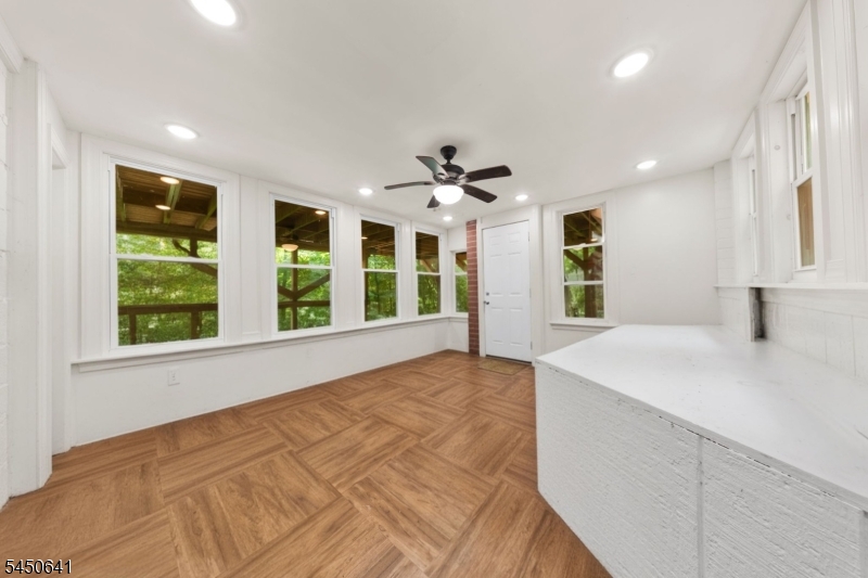 6 Hoover Rd