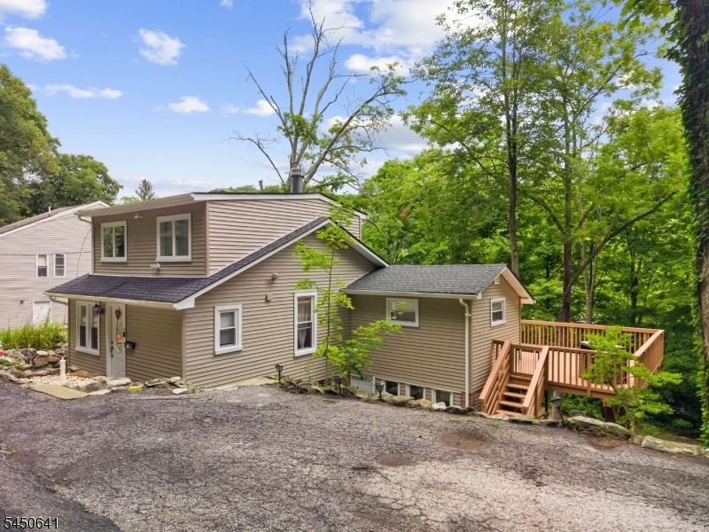 6 Hoover Rd