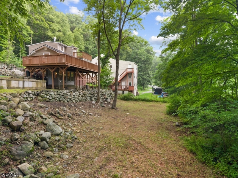 6 Hoover Rd