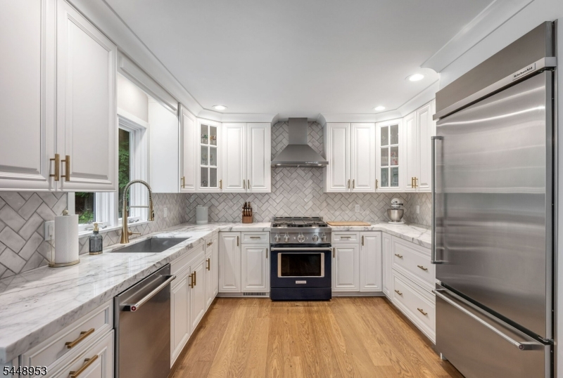 15 Crescent Ridge Rd