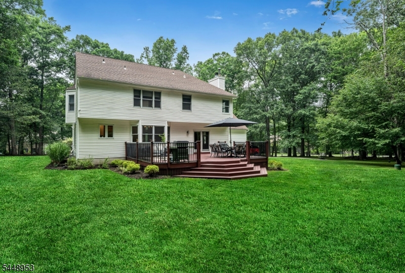 15 Crescent Ridge Rd