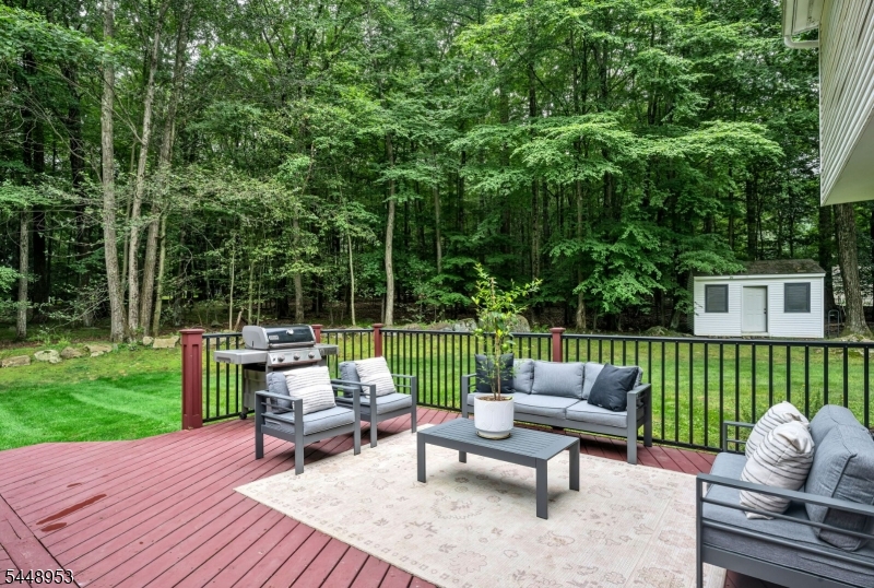 15 Crescent Ridge Rd