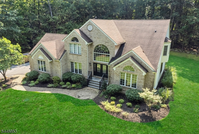 15 Crescent Ridge Rd