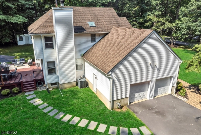 15 Crescent Ridge Rd