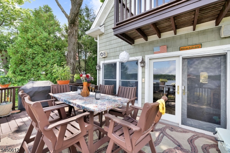 257 Lakeside Blvd