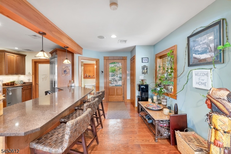 257 Lakeside Blvd