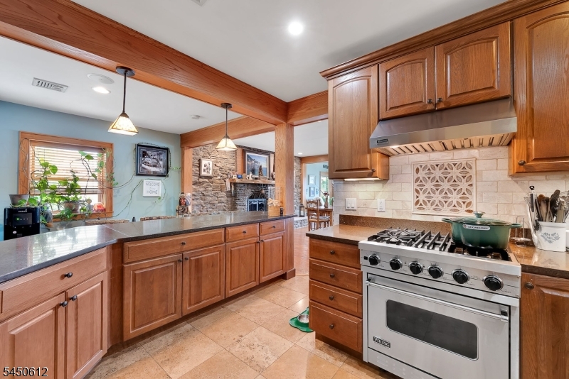 257 Lakeside Blvd