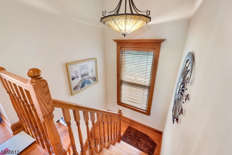 257 Lakeside Blvd