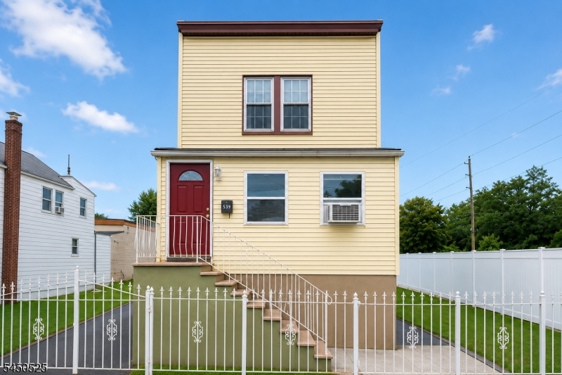 539 Joyce St